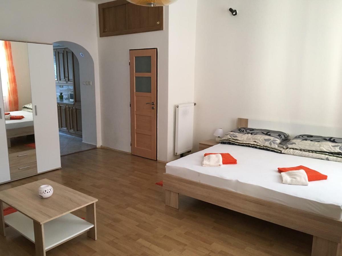 Dvacítka Apartamento Ceske Budejovice Exterior foto